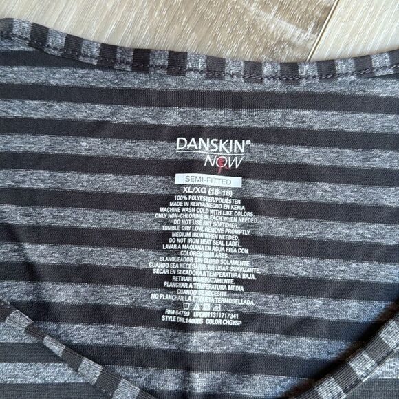 Danskin Now Semi Fitted Active Tshirts Tops Size XL
TWO Pack - Picture 4 of 5